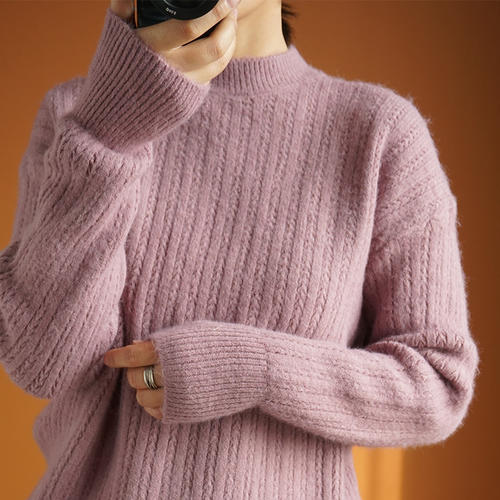The difference between wool sweater and cashmere sweater